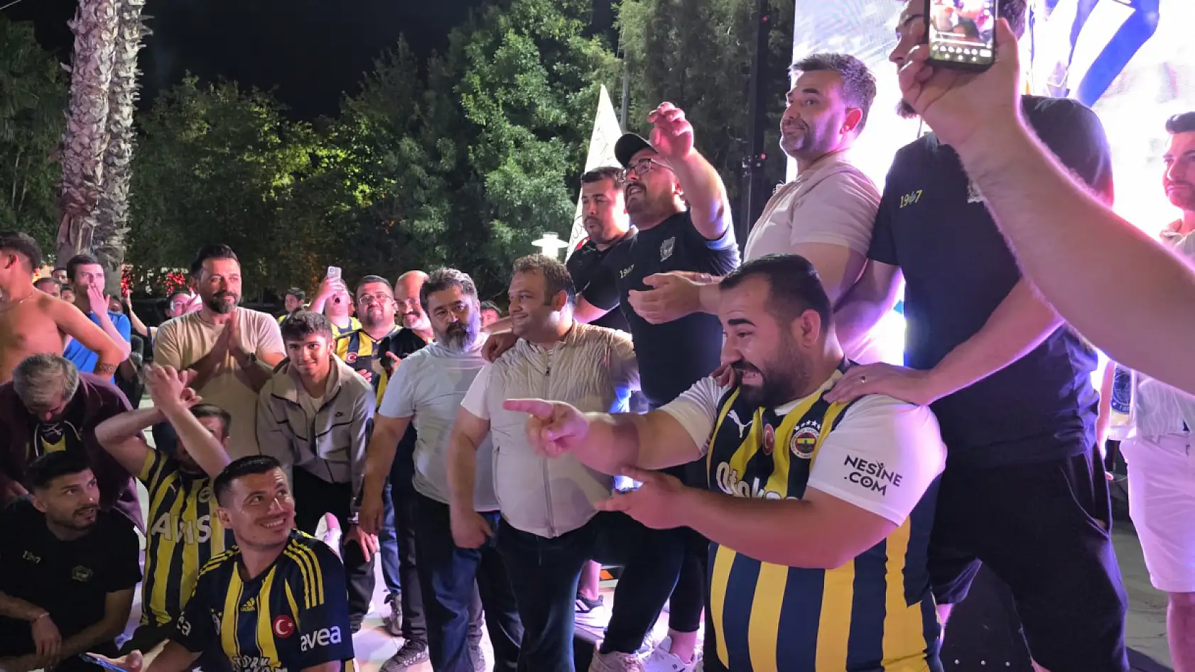 Fenerbahçe Beko'nun EuroLeague şampiyonluğu Milas'ta coşkuyla kutlandı