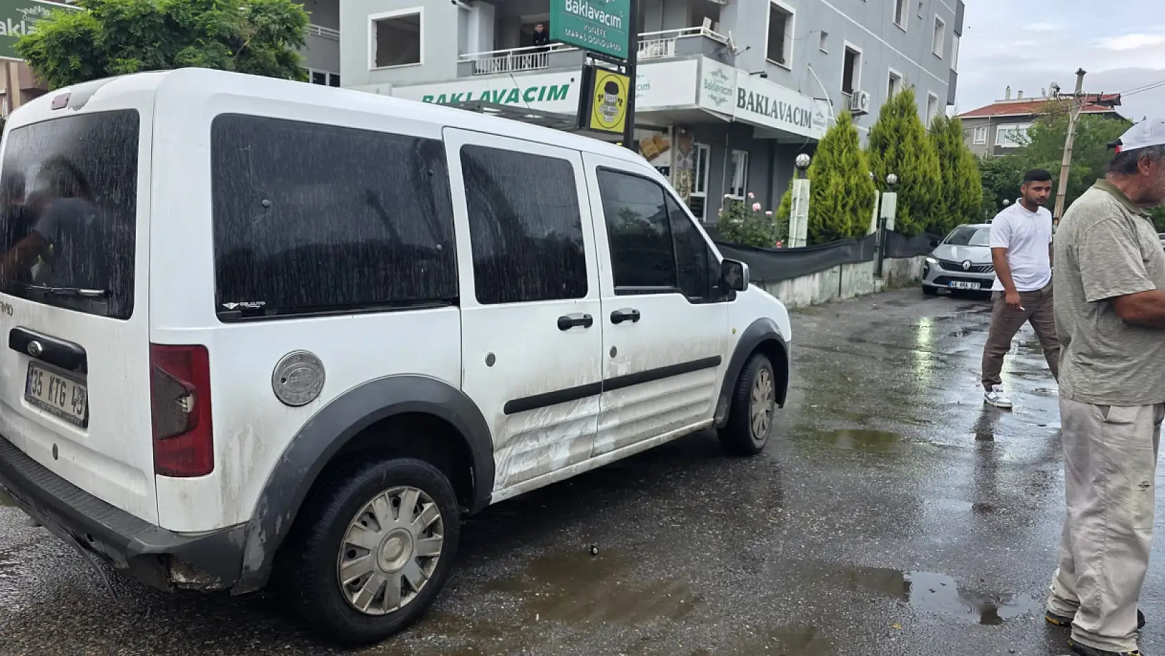 Milas'ta Motosiklet ile Kamyonet Çarpıştı: Bir Kişi Yaralandı