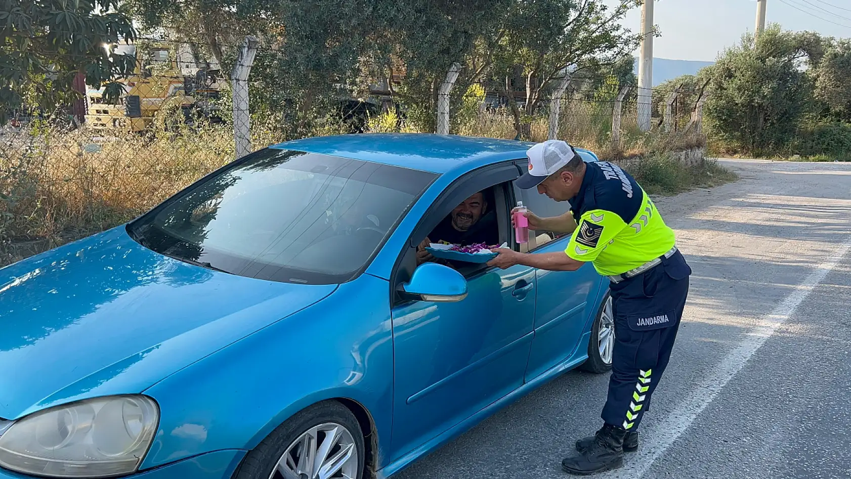 Jandarmadan Bayramda Milas'a Tatlı Dokunuş