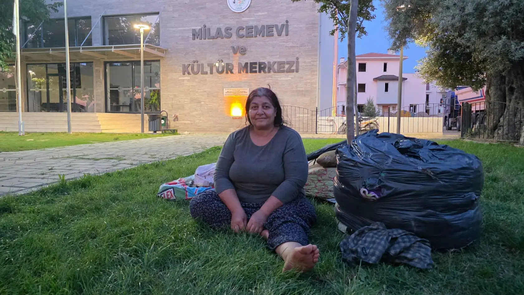 Milas'ta yürek burkan dram: 2 engelli çocuğuyla 15 gündür parklarda yaşıyorlar