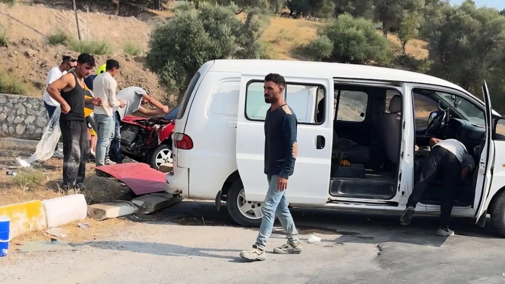 Milas-Yatağan Karayolunda Korkutan Kaza: Araç Kullanılamaz Hale Geldi