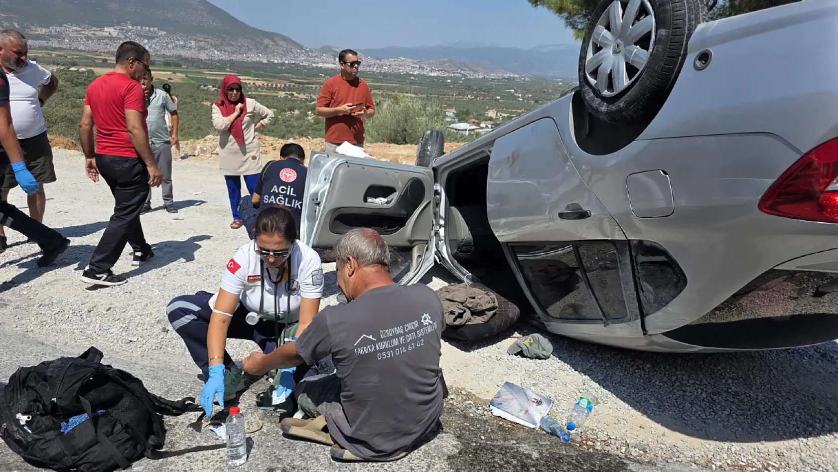 Arka Lastiği Patlayan Otomobil Kontrolden Çıktı: 3 Yaralı