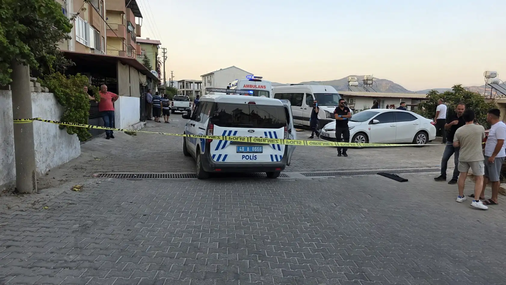 Milas'ta Silahlı Saldırı: 43 Yaşındaki Kezban Süne Sokak Ortasında Katledildi