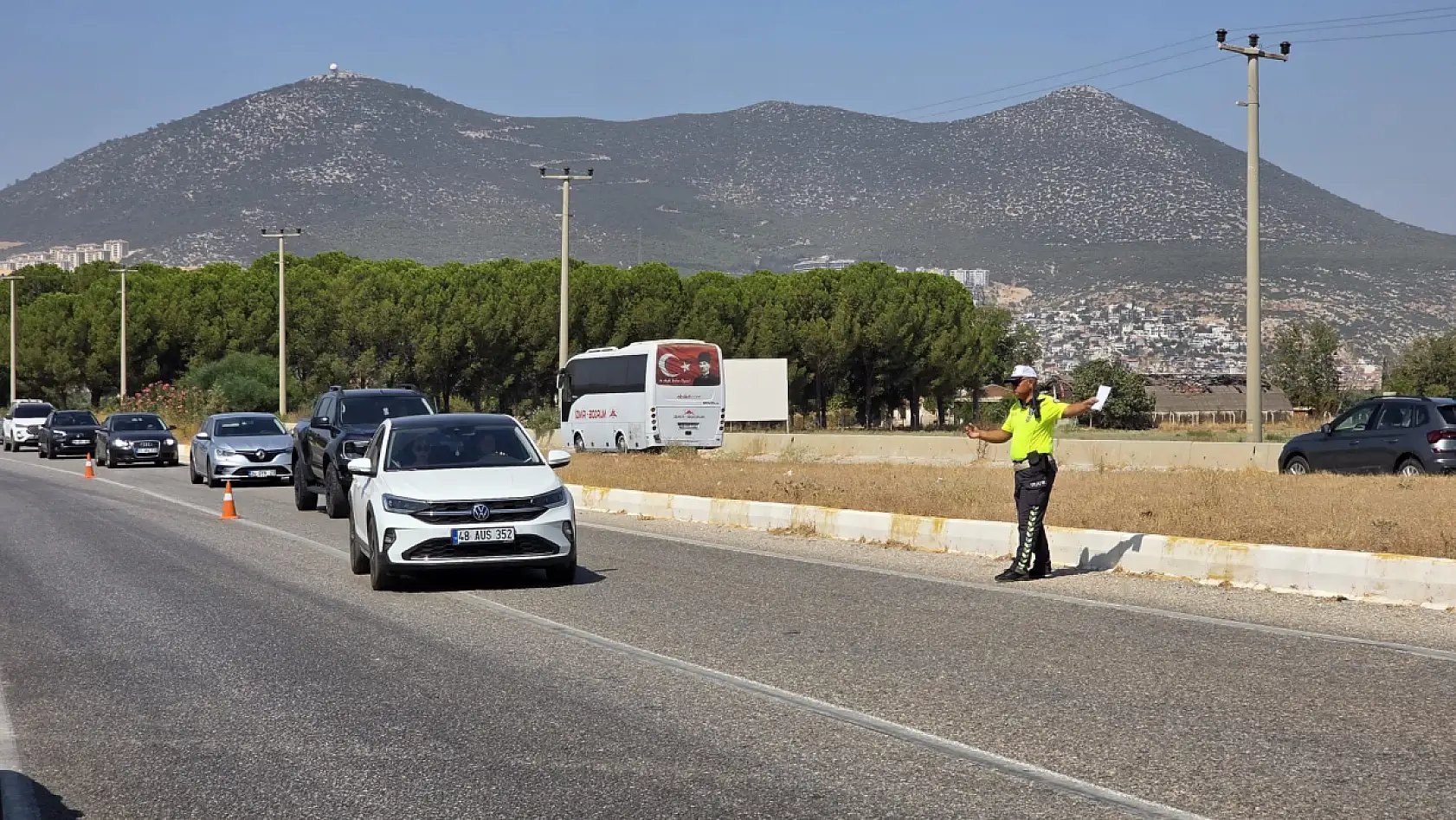 Milas'ta Ana Arterlerde Radar Denetimi Başladı