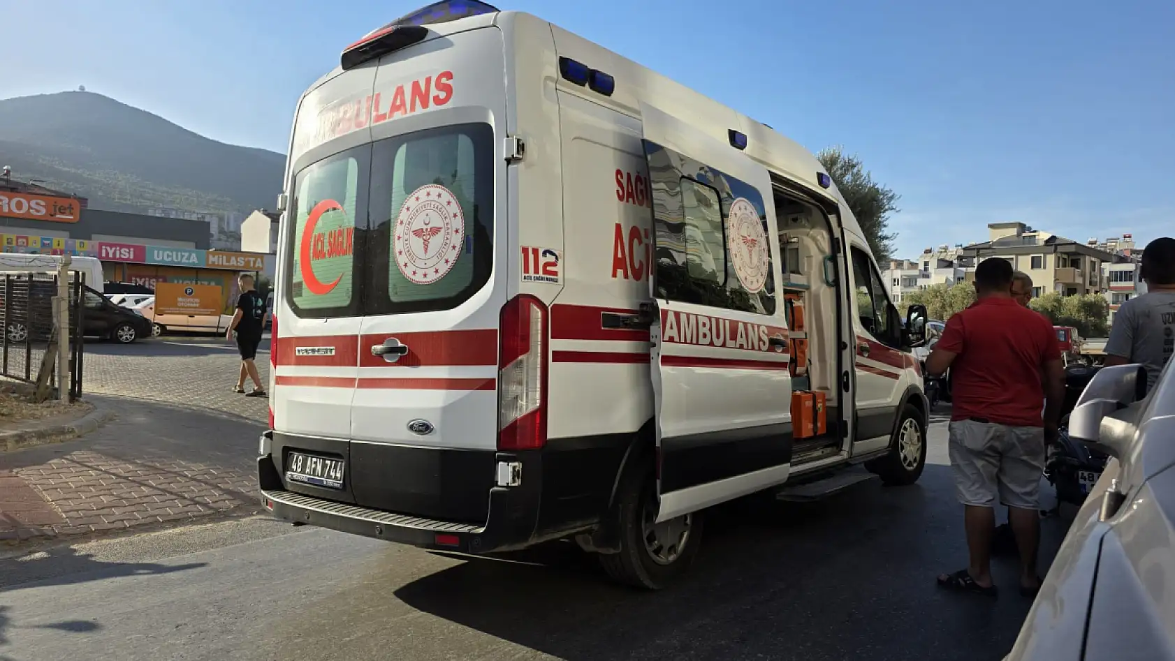 Milas'ta tali yol tehlikesi: motosiklet sürücüsü kazada yaralandı