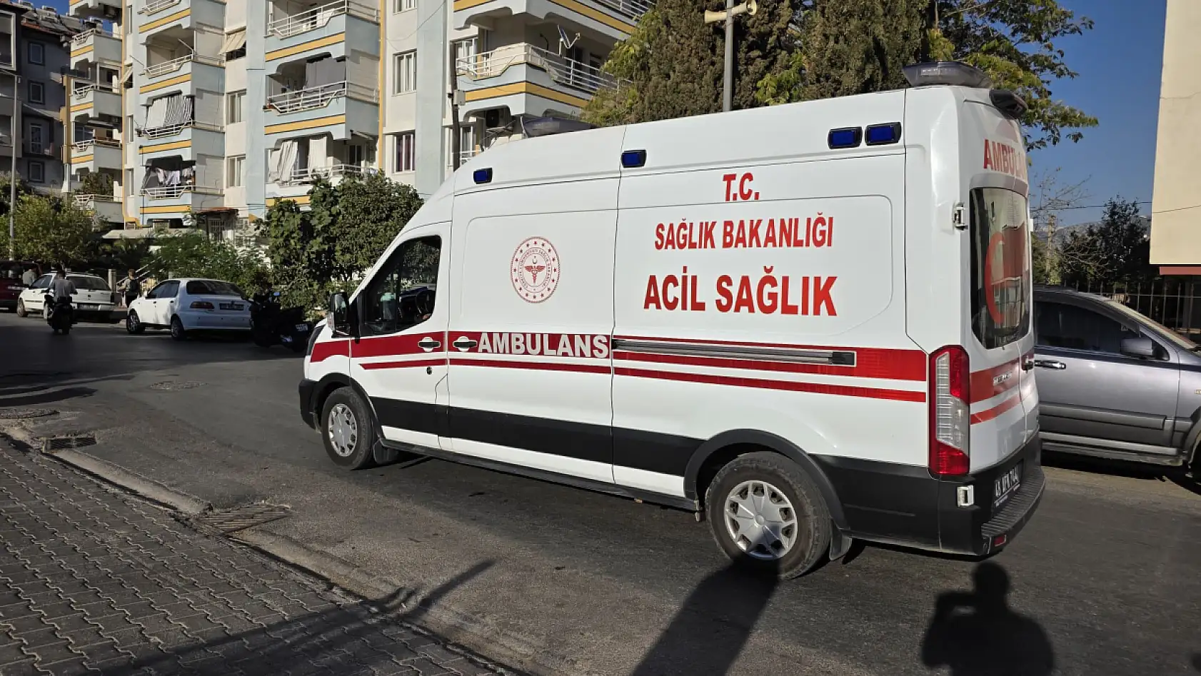 Milas'ta tali yol tehlikesi: motosiklet sürücüsü kazada yaralandı