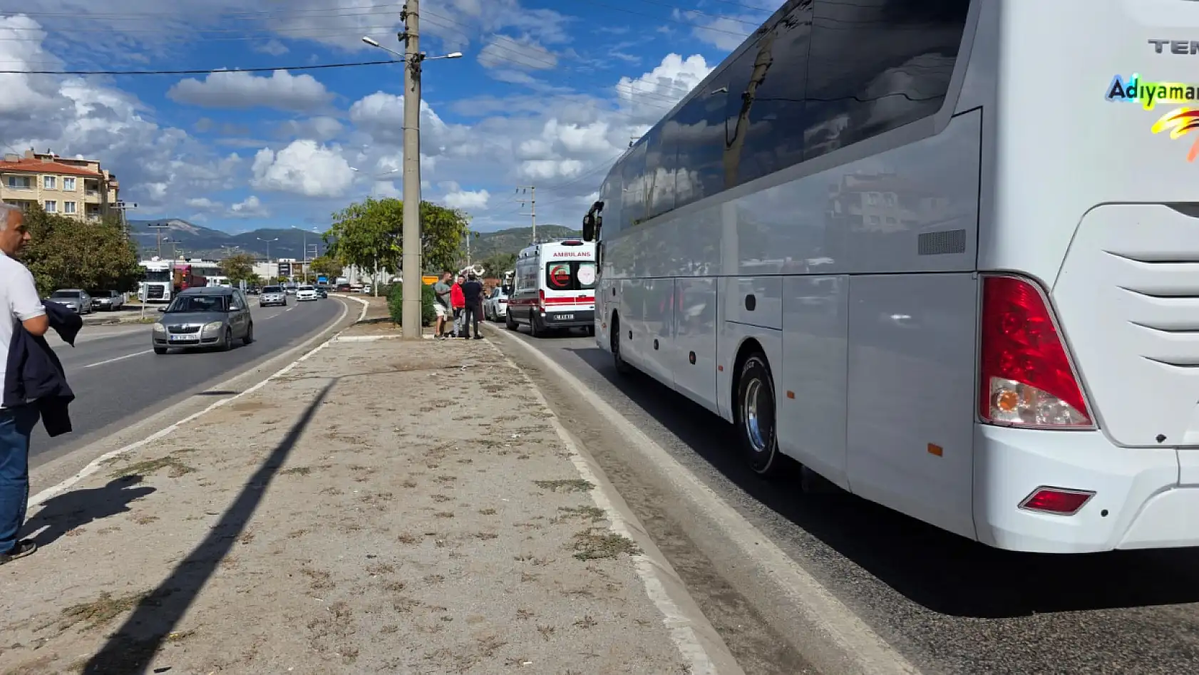 Milas'ta Otomobilin Çarptığı Yaya Hastaneye Kaldırıldı