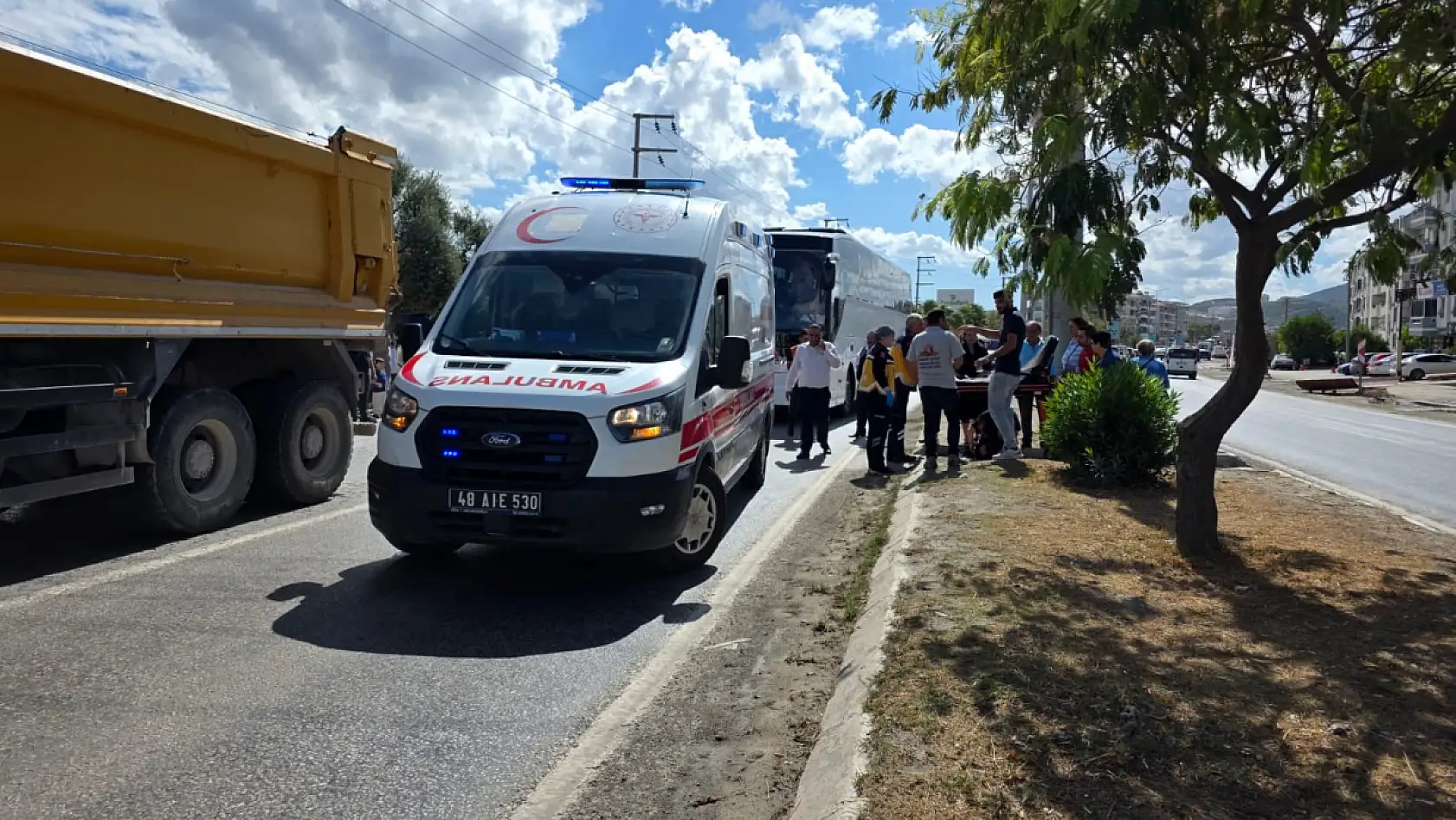 Milas'ta Otomobilin Çarptığı Yaya Hastaneye Kaldırıldı