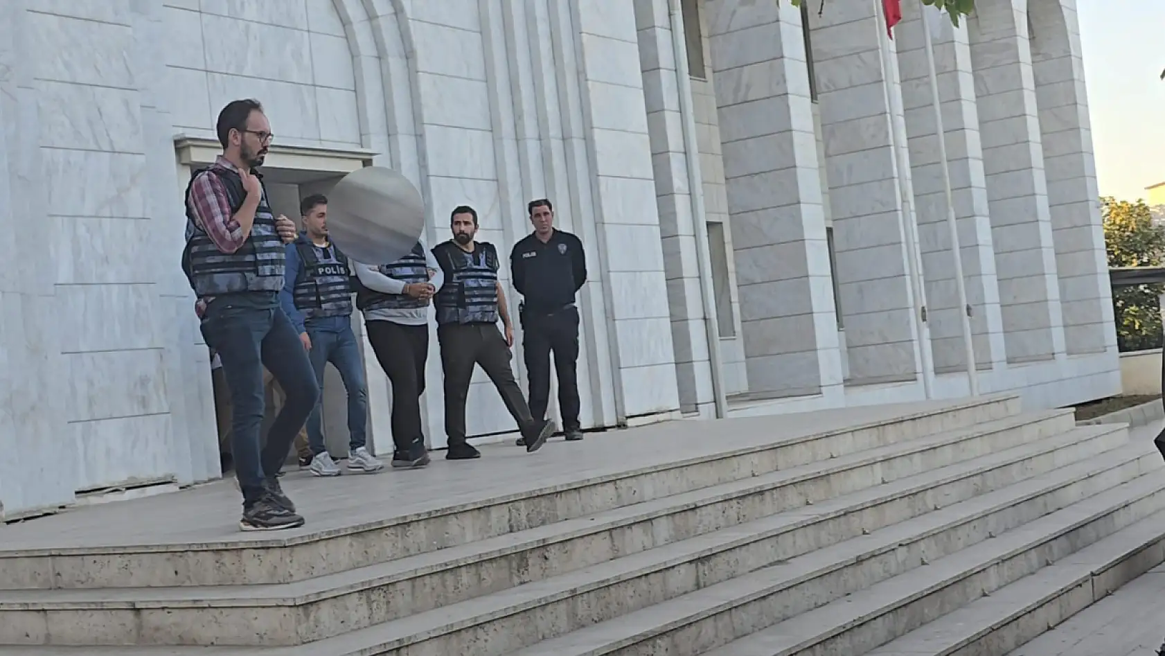 Milas'ta 2 Kişinin Ölümüne Neden Olan Silahlı Saldırgan Tutuklandı