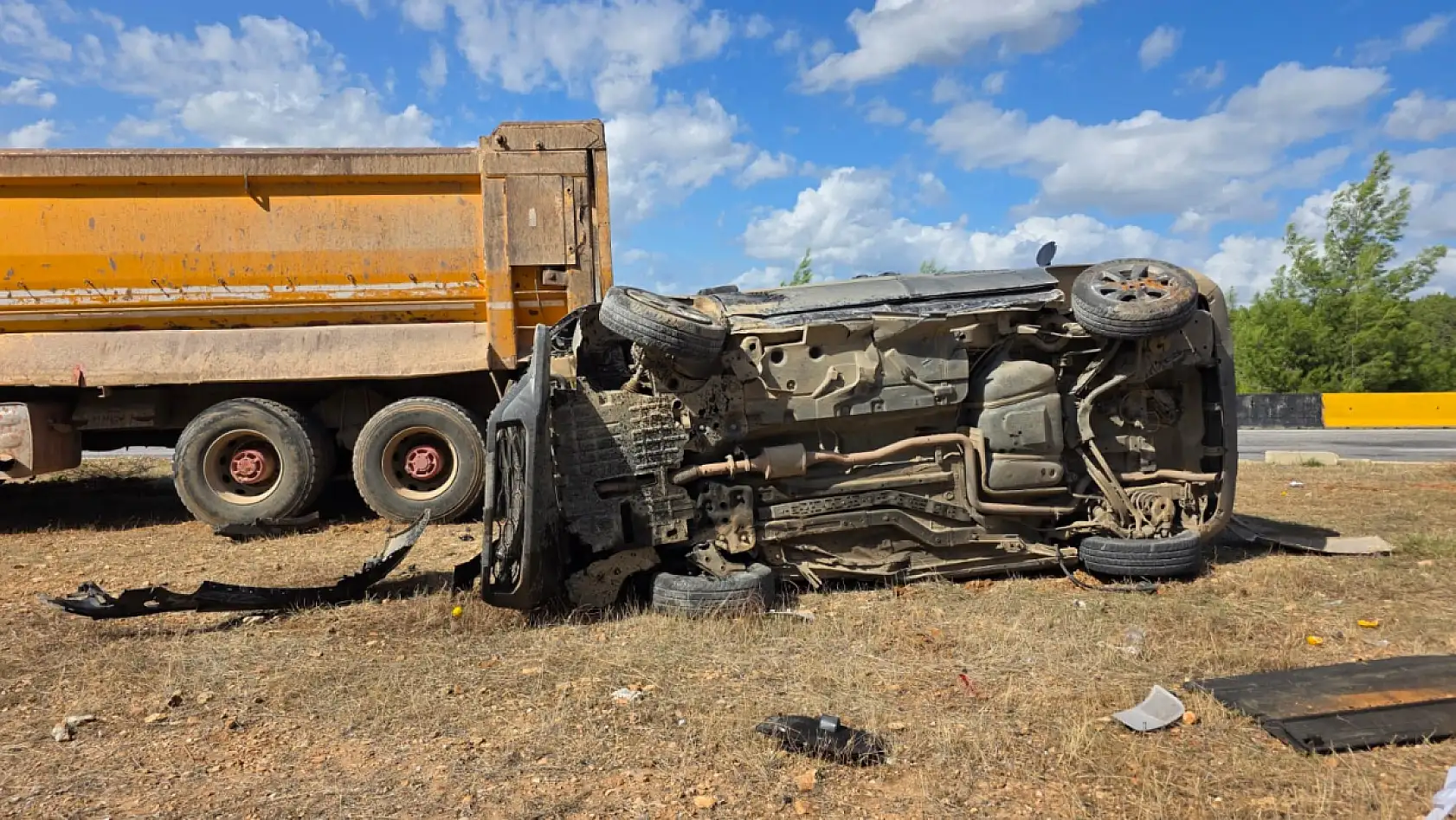 Milas'ta Boğa Yokuşu'nda Kaza: Kamyonla Çarpışan Otomobil Takla Attı 1 Kişi Yaralandı