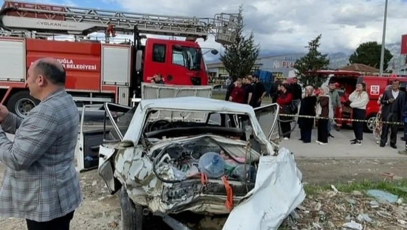 Seydikemer'de katliam gibi kaza: 4 kişi hayatını kaybetti