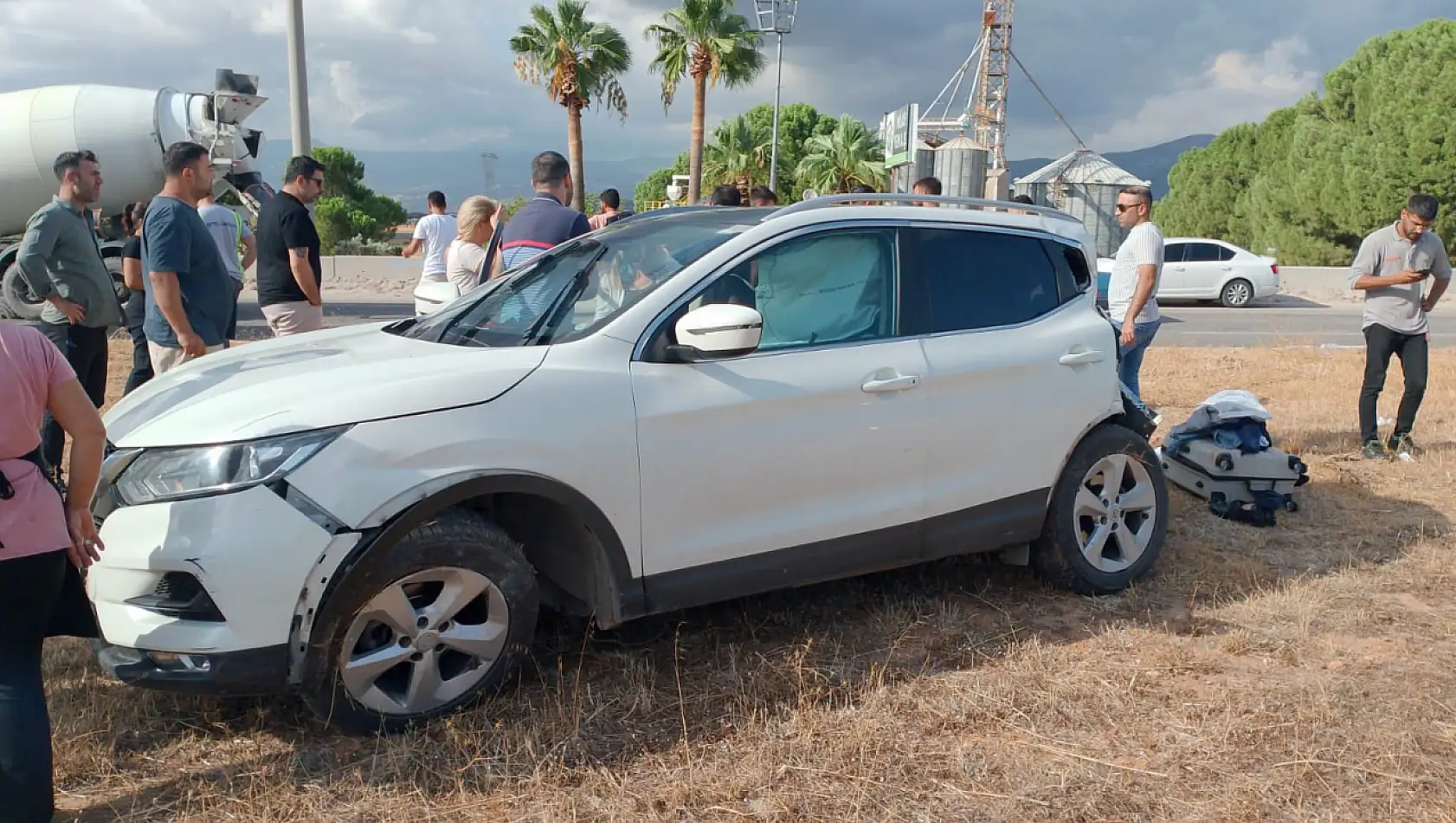 Milas'ta Kamyonun Arkadan Çarptığı Otomobil Takla Attı: 1 Kişi Yaralandı