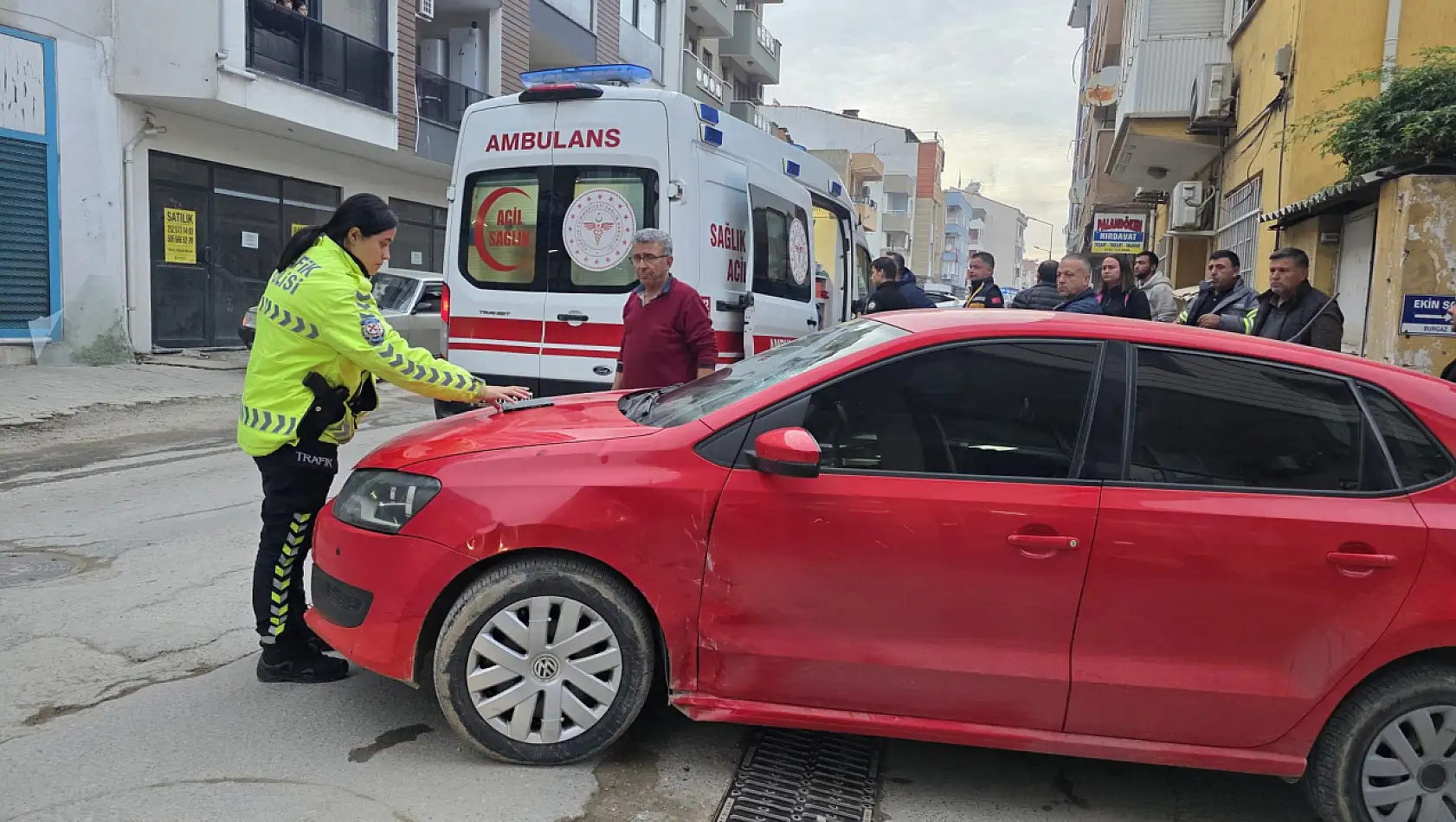 Milas'ta motosiklet ile otomobil çarpıştı: 1 yaralı