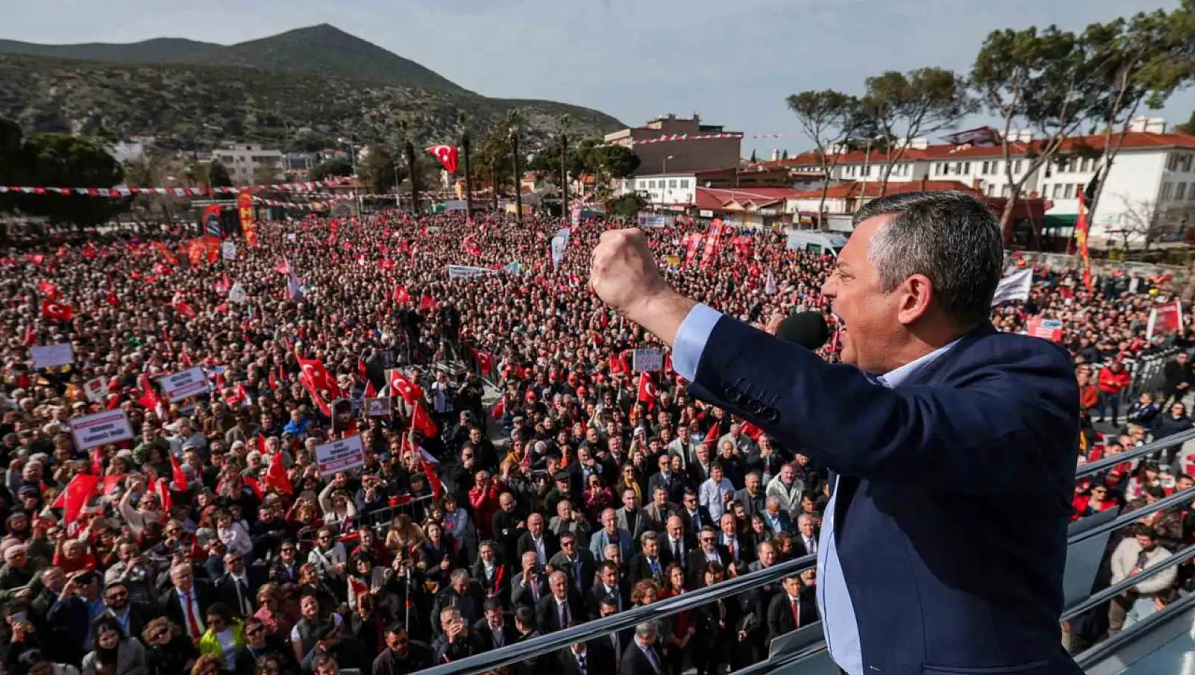Özgür Özel Milas'ta konuştu: Vergi adaletsizliği ve erken seçim çağrısı