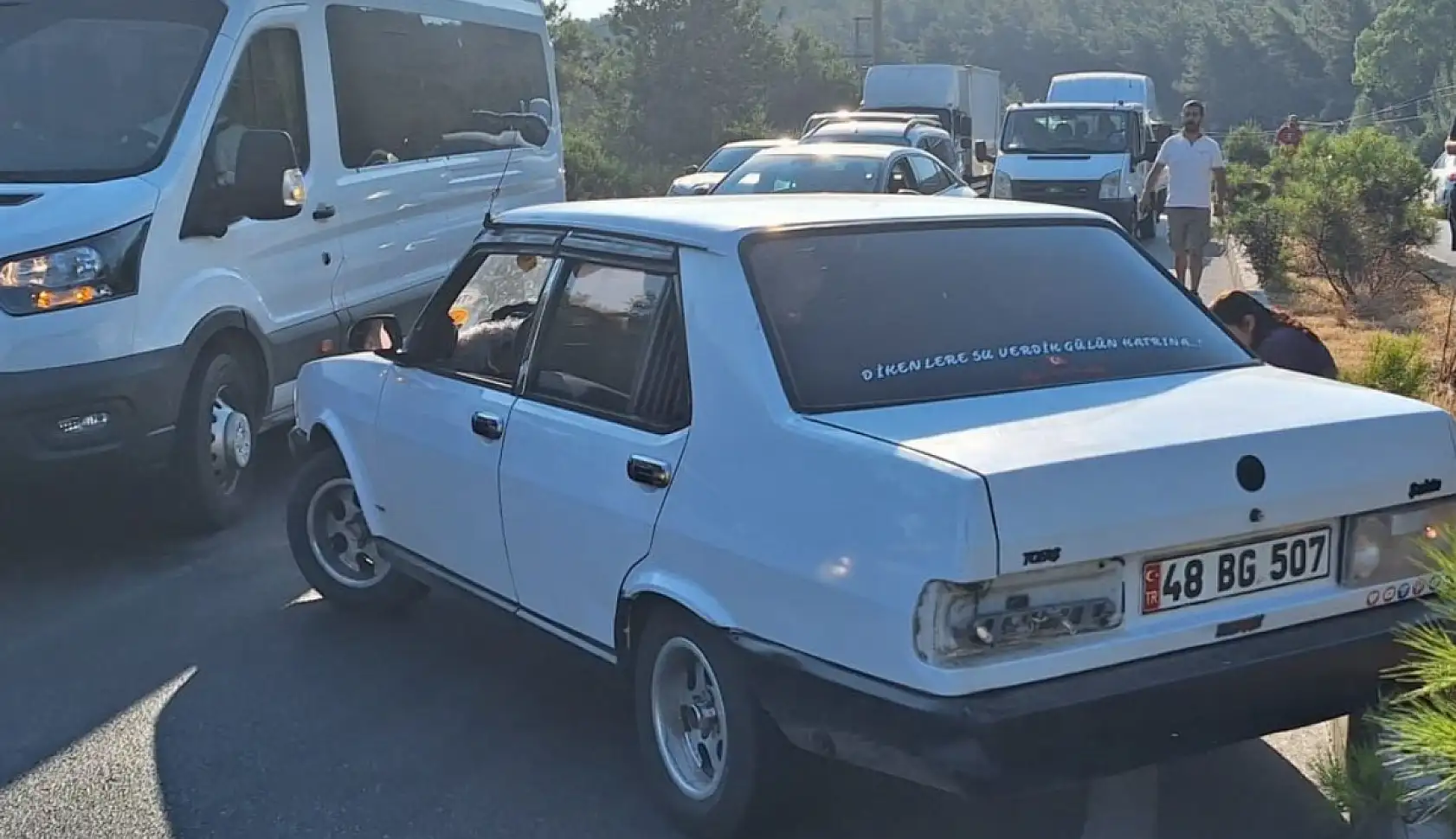 Milas Bodrum Karayolunda Zincirleme Kaza: 9 Araç Birbirine Girdi 2 Kişi Yaralandı