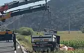 Milas Damlıboğaz'da TIR Kazası: Araç Tarlaya Uçtu