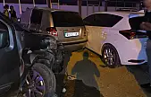 Milas'ta 4 aracın karıştığı kazada ortalık savaş alanına döndü