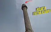 Milas'ta şiddetli rüzgar minareyi yıktı