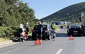 Tüvtürk mevkiinde kaza: Sürücüler çekici beklerken yol kapandı