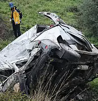 Milas Bafa Mahallesi yakınlarında araç uçuruma yuvarlandı: 3 yaralı