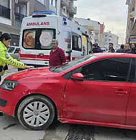 Milas'ta motosiklet ile otomobil çarpıştı: 1 yaralı