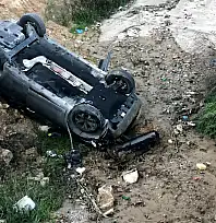 Milas'ta Sabah Saatlerinde İki Araç Çarpıştı: Takla Atan Araç Kanala Uçtu, 1 Yaralı