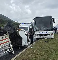 Milas'ta Yolcu Otobüsü ile Kamyonet Çarpıştı: Büyük Facia Kıl Payı Atlatıldı