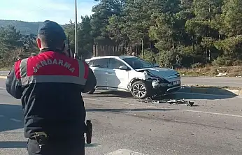 Milas Bodrum karayolunda kaza: Araçlar hurdaya döndü