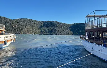 Milas Boğaziçi'nde Can Pazarı: Alabora Olan Tekneden Son Anda Kurtuldular