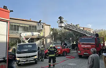 Milas İsmet Paşa Mahallesi'nde 3 Katlı Binada Yangın Çıktı