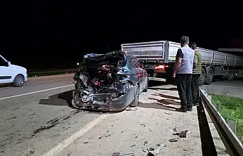 Milas'ta Dönüş Yapmak İsteyen Araç Zincirleme Kazaya Neden Oldu 4 Kişi Yaralandı