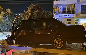 Milas'ta Feci Kaza: Hurdaya Dönen Araçtan Çıkıp Sırra Kadem Bastı!