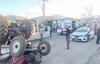 Mumcular'da Traktör ve Otomobil Çarpıştı: 2 Yaralı