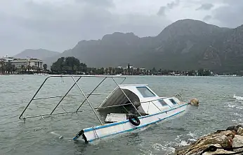 Ören'de Fırtına Kabusu: Ekmek Tekneleri Saniyeler İçinde Sulara Gömüldü
