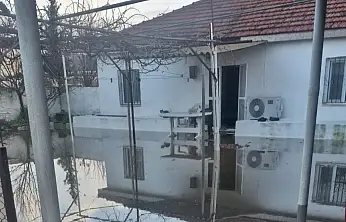 Sokaklar Dereye Döndü: Milas'ta Sağanak Yağışın Bilançosu Ağır Oldu