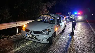 Milas'ta otomobil takla atarak karşı şeride geçti: Sürücü yaralandı