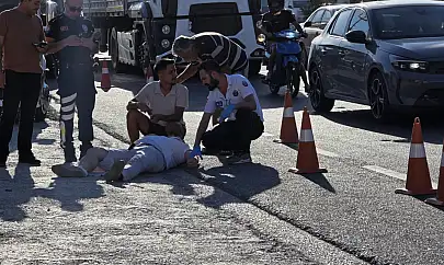 Milas-Bodrum Karayolu'nda Servisten İnen Yayaya Motosiklet Çarptı: 2 Yaralı