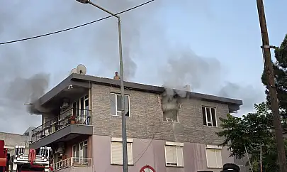 Milas'ta 3 katlı evde yangın paniği