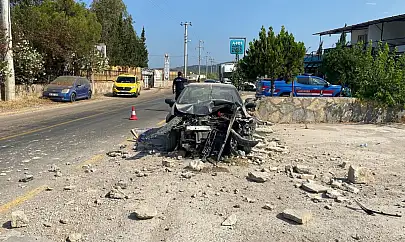 Milas'ta Dar Yol ve Kasis Eksikliği Kazaya Neden Oldu: 1 Kişi Yaralandı
