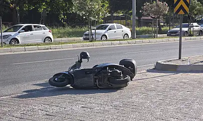 Milas'ta kamyonet ile motosiklet çarpıştı: Bir kişi yaralandı