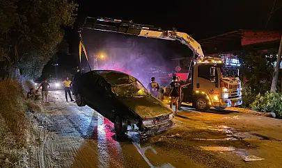 Milas'ta kontrolden çıkan araç takla attı