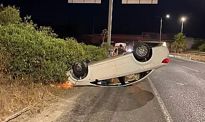 Milas'ta Kontrolden Çıkan Araç Refüje Çarpıp Takla Attı 1 Kişi Yaralandı