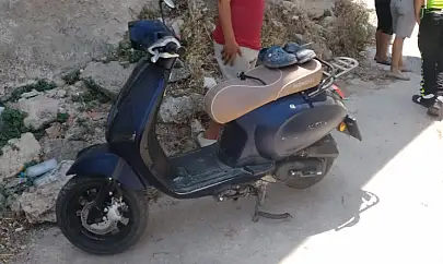 Milas'ta Motosikletle Servis Minibüsü Çarpıştı: 1 Yaralı