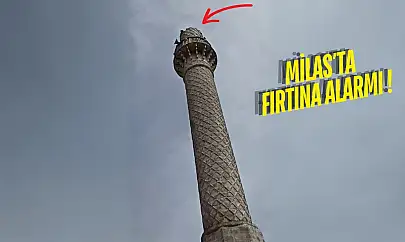 Milas'ta şiddetli rüzgar minareyi yıktı