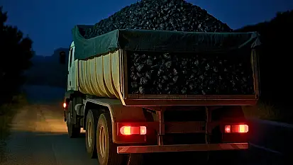 Milas'a kömür taşıyan şoför aracında hayatını kaybetti