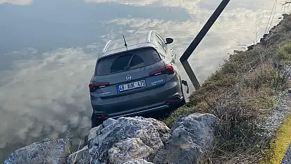 Milas'ın Boğaziçi Mahallesi'nde Araç Tuzla Sulak Alanı'na Düştü