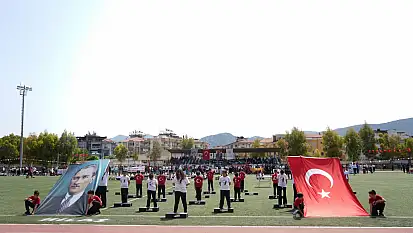 Milas'ta 19 Mayıs Coşkusu Şehit Metin Özcan Stadyumu'nda Yaşandı