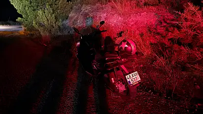 Milas'ta Motosiklet Şarampole Uçtu: 2 Kişi Yaralandı