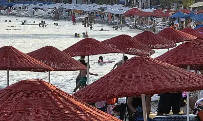 Milas'ta Termometreler 40 Dereceyi Aştı, Sahiller Doldu