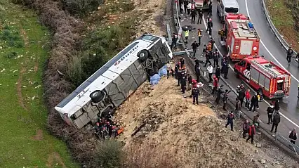 Antalya'da Kara Pazar: Yolcu Otobüsü Şarampole Devrildi, Çok Sayıda Ölü ve Yaralı Var!